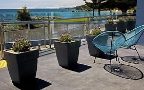 Penguin Beachfront Apartments